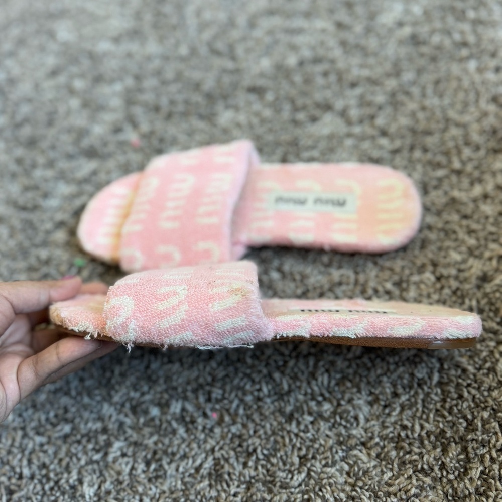 Miu Miu pink Logo terry cloth Pool Sandals slides - Picture 7 of 13
